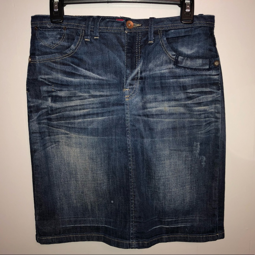 Knee length Denim Skirt CUTE!